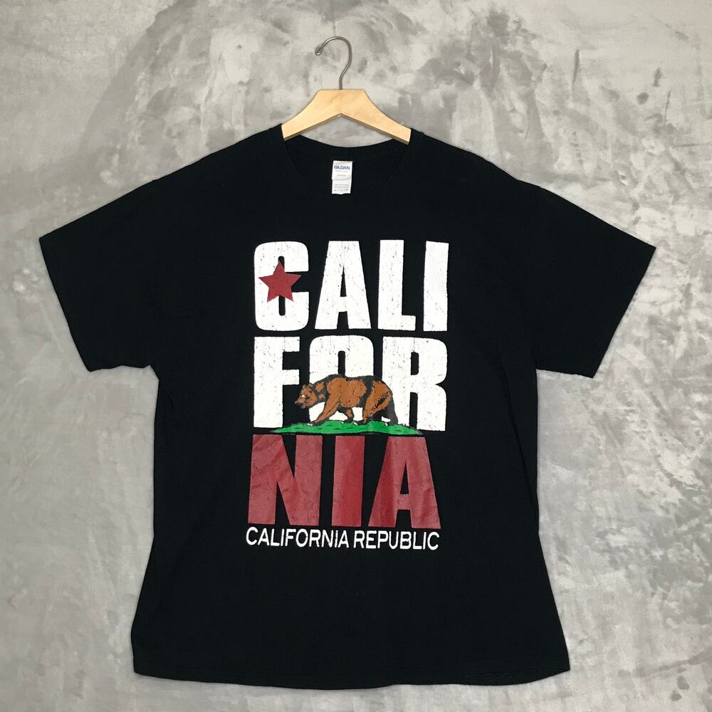 California Republic T Shirt Mens XL Black Crew Short Sleeve Adult Bear Gildan